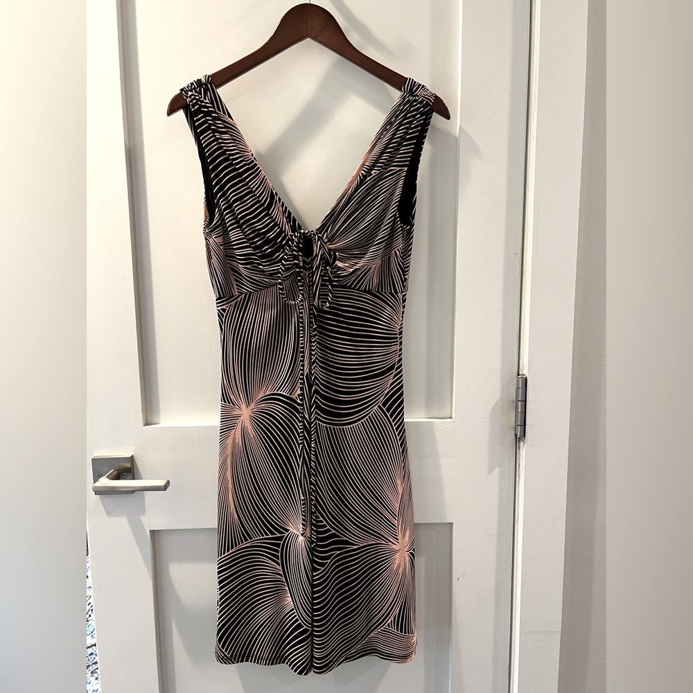 Sleeveless dress - size small